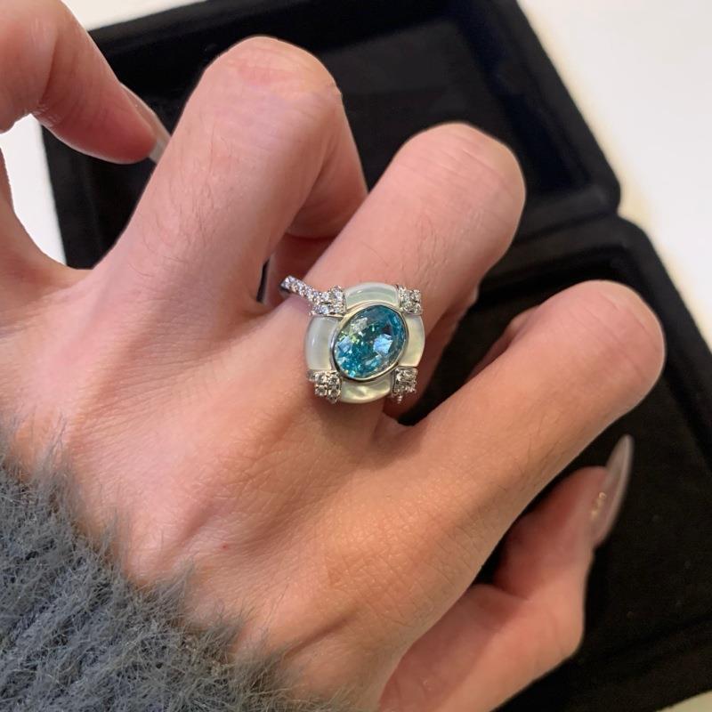 Light Luxury Aquamarine Oval Fritillary Ring Female Method