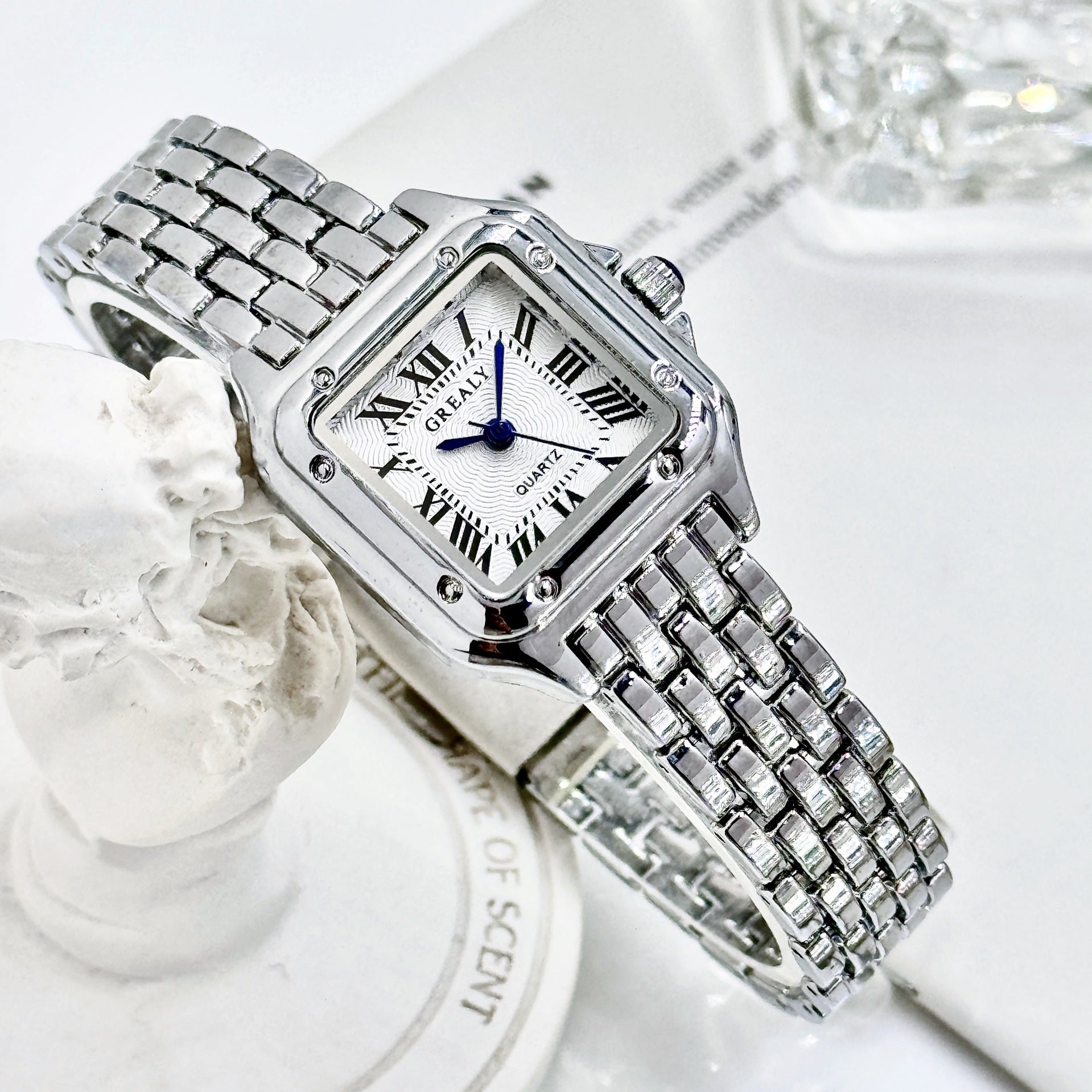 Classic Retro Square Waterproof Women's Diamond-embedded Watch